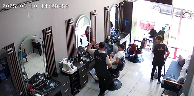 The hairdryer exploded like a bomb in the barber shop