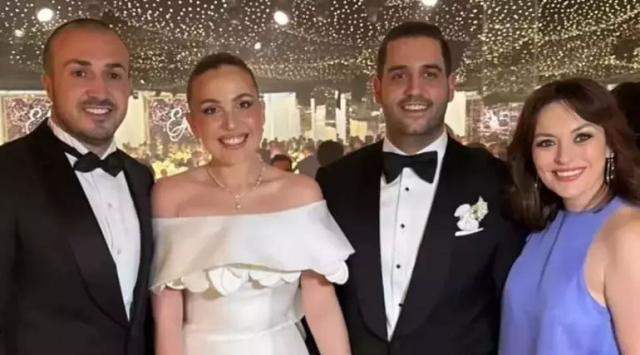 Ezgi Mola and Mustafa Aksakallı are getting divorced