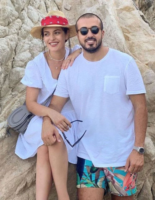 Ezgi Mola and Mustafa Aksakallı are getting divorced