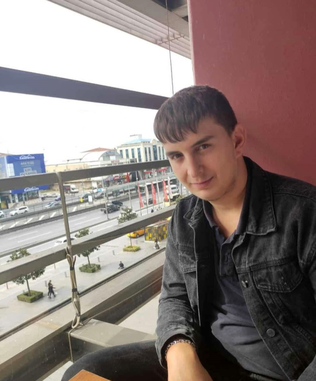 The young man who suffered a heart attack at his sister's wedding passed away
