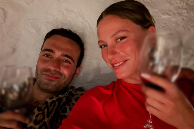 Serenay Sarıkaya put an end to the breakup claims while on vacation