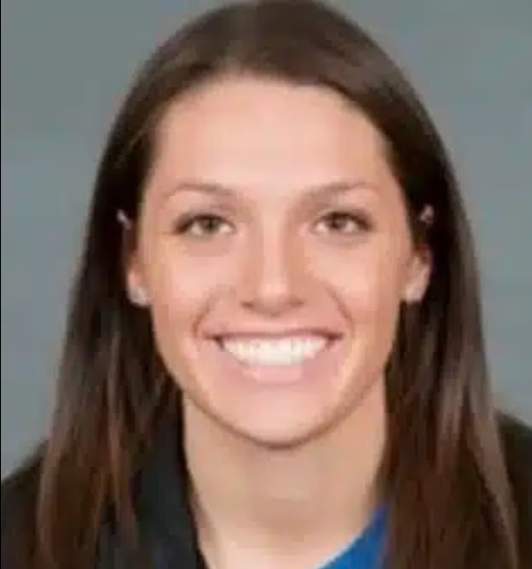 The woman's forbidden relationship with the teacher was revealed when the baby she gave birth to resembled her student.