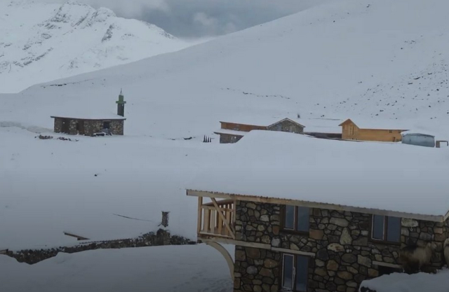 Heavy snow fell in our three provinces in July