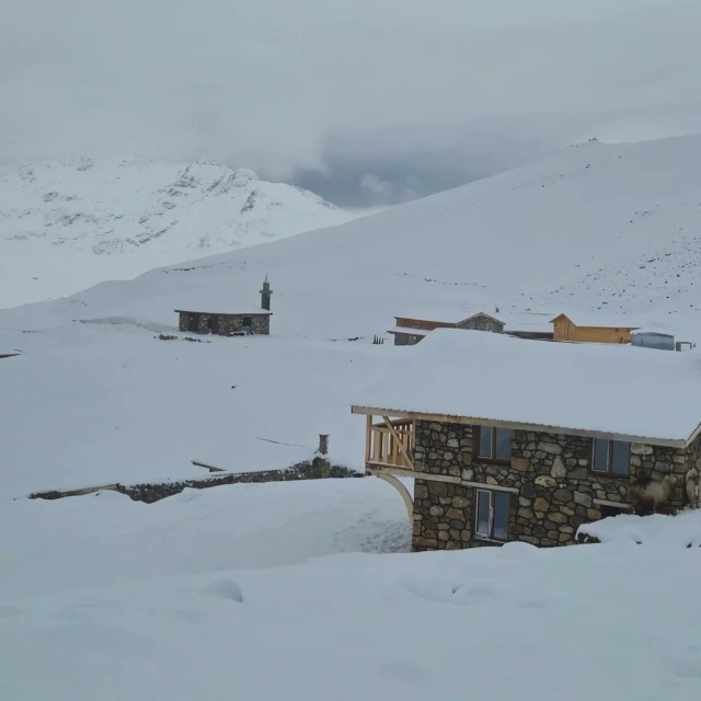 Heavy snow fell in our three provinces in July