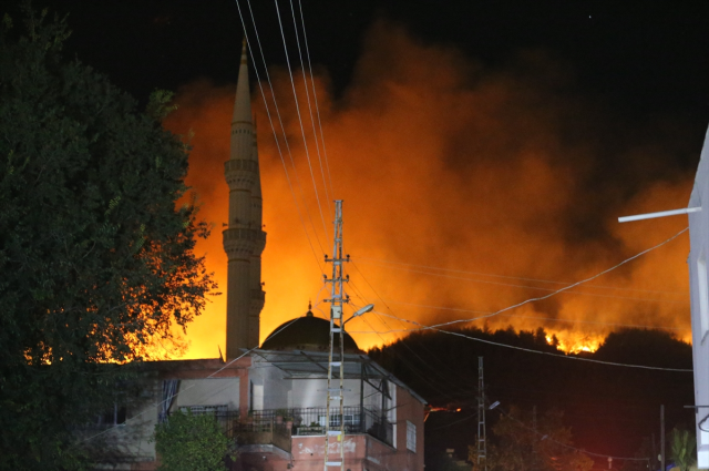 The forest fire in Hatay continues on the second day