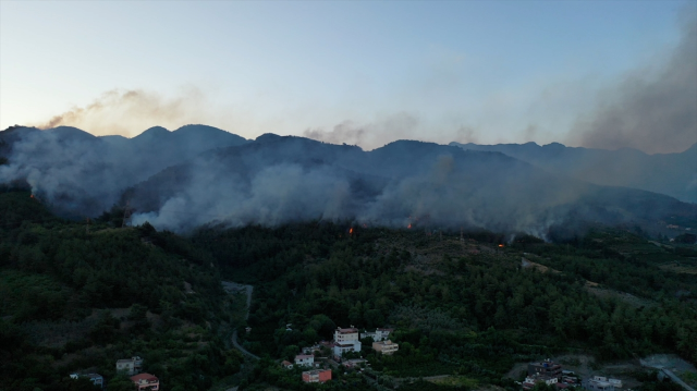 The forest fire in Hatay continues on the second day