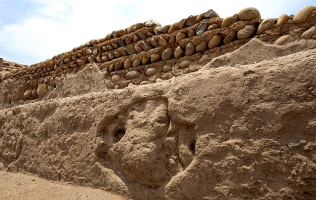 An ancient city dating back 3,500 years has been discovered in Peru: Statues and jewelry were found inside