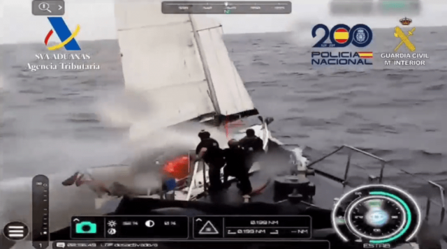 Drug traffickers set their million-dollar yacht on fire to avoid being caught