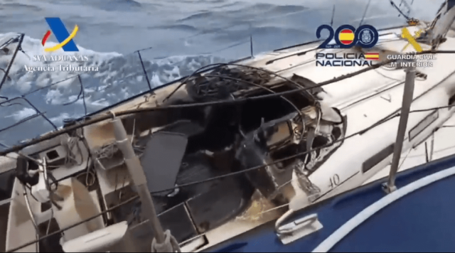 Drug traffickers set their million-dollar yacht on fire to avoid being caught