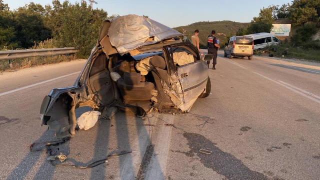 Horrific accident in Çorum! Car split in two, 11 people injured