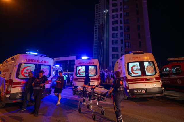 3 people, including a baby, lost their lives in the apartment fire, and 3 people were arrested