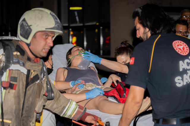 3 people, including a baby, lost their lives in the apartment fire, and 3 people were arrested