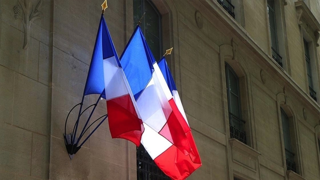 Proposal from French Prime Minister Bayrou to remove some public holidays to reduce public debt