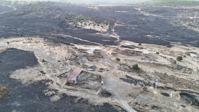Struggle against forest fires in Marmara! The current state of residential areas is heartbreaking