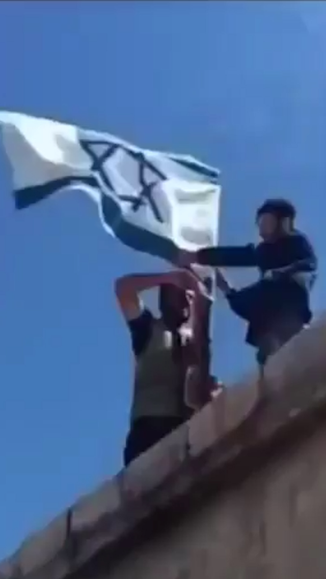 Hundreds of Druze crossed the Syrian border, Israeli flags were raised in Sweida
