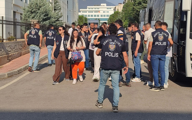 Second wave operation against escort fraud: 9 arrests