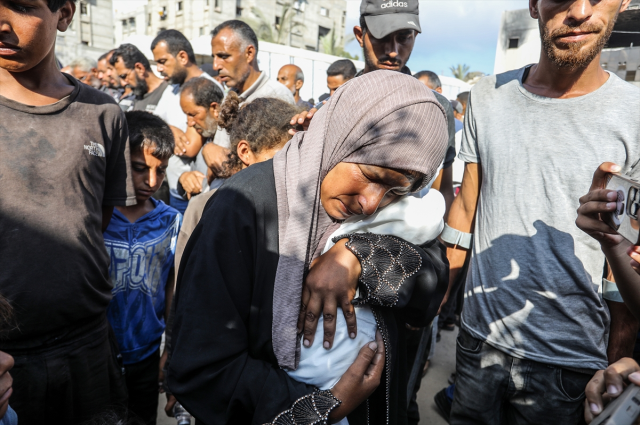 Israel targeted civilians waiting for aid! A journalist broke down in tears live on air