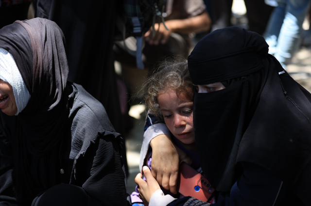 Israel targeted civilians waiting for aid! A journalist broke down in tears live on air