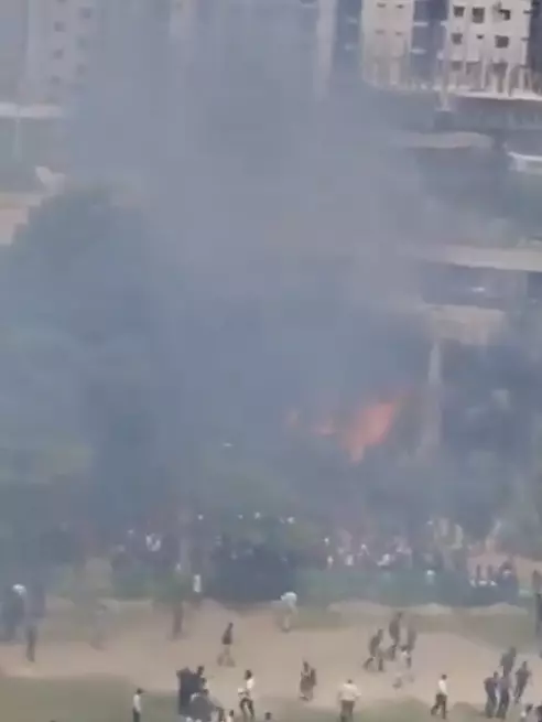 A military plane crashed into a school building in Bangladesh: Many dead