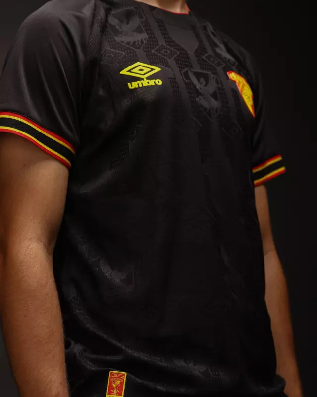 Göztepe introduced its new jerseys! Those who saw it looked again