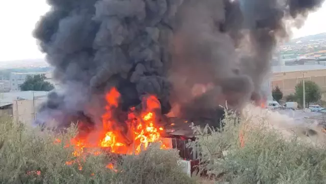 Fire at the recycling facility in Bursa! Black smoke covered the city