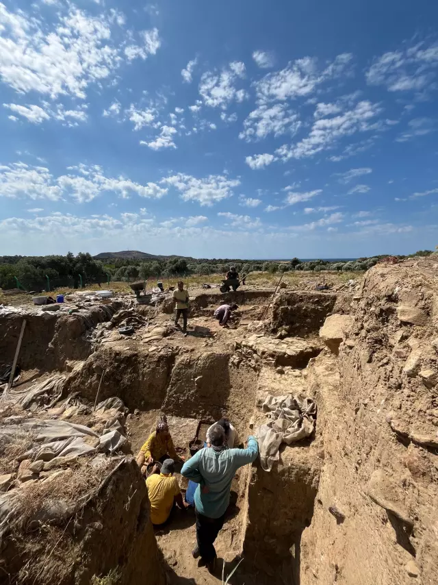 The first village settlement based on agriculture and animal husbandry was found in the Gökçeada Uğurlu-Zeytinlik excavations