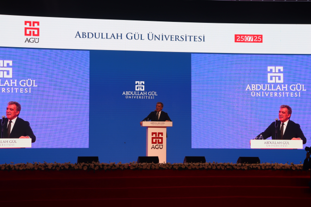 Abdullah Gül: The world is going through a period more dangerous than ever before