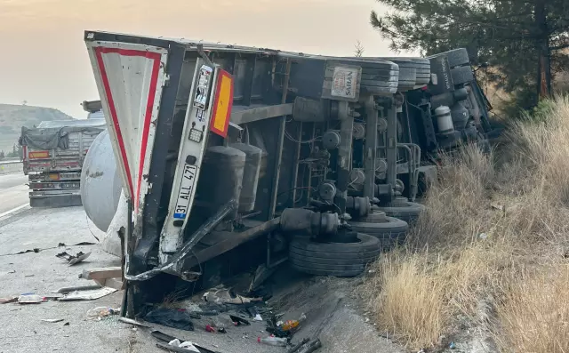The bus crashed into the truck from behind, there are many injured