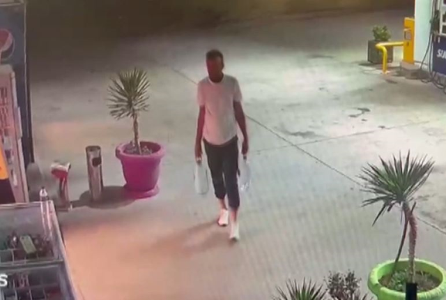 Footage from the gas station has emerged! Here is that traitor who burned our lungs