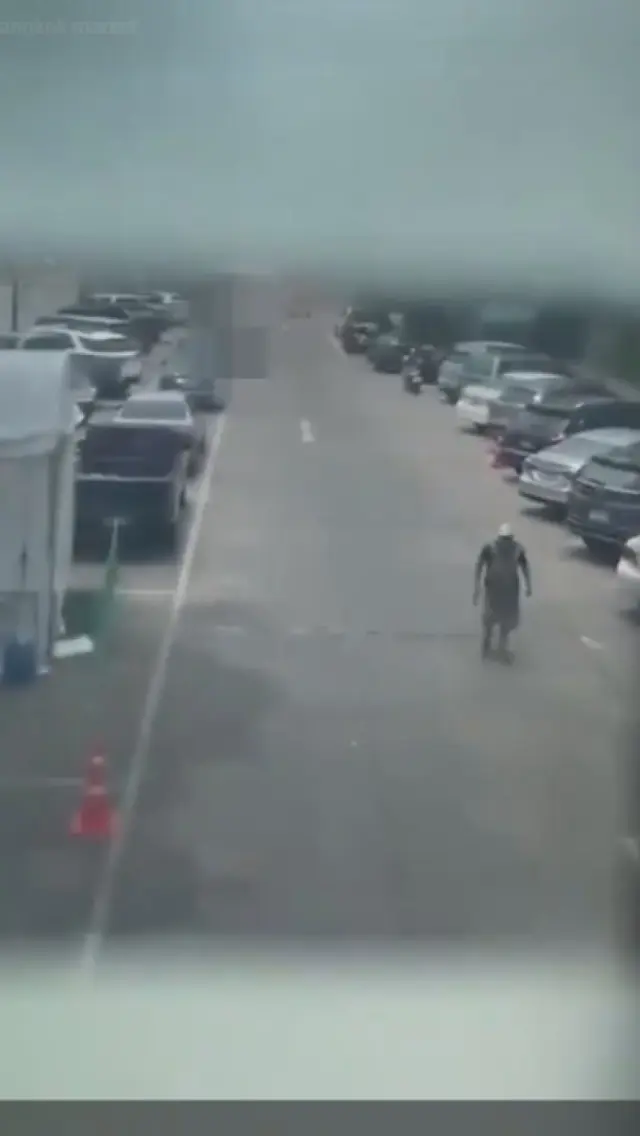 Calmly walked away from the scene after killing 5 people in the market