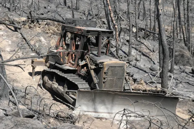 The area where 10 forest workers became martyrs! Vehicles turned to ashes, drag marks on the ground