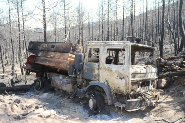 The area where 10 forest workers became martyrs! Vehicles turned to ashes, drag marks on the ground