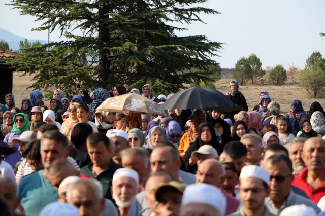 The public in Karabük, where the fires have been ongoing for a week, gathered for a rain prayer