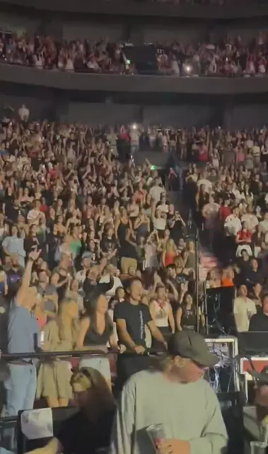 After a romantic dinner, Trudeau attended Katy Perry's concert