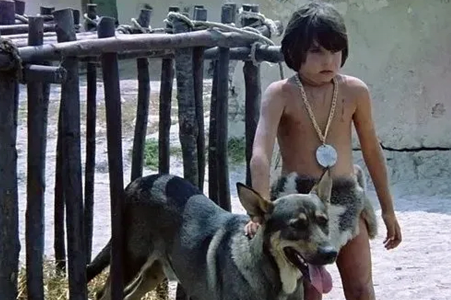 Everyone doesn't know this fact! That famous child in the Tarkan film was the son of the famous name
