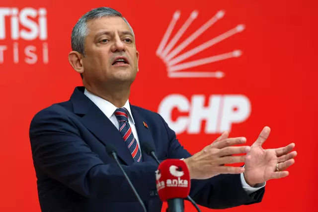 'Your gift is coming, wait for 12' says Özgür Özel with a bombshell claim