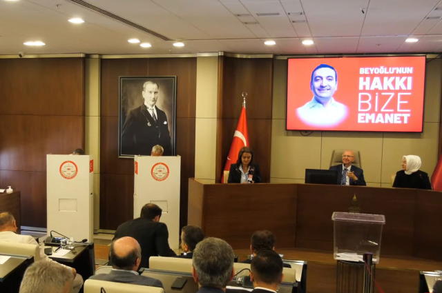 The CHP candidate for vice president in Beyoğlu Municipality is Sefer Karaahmetoğlu