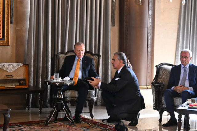 Interesting moments in the program: Bahçeli played 2 works for President Erdoğan