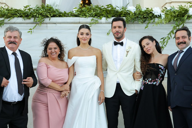 The wedding scene of Hande Erçel and Barış Arduç has been shared