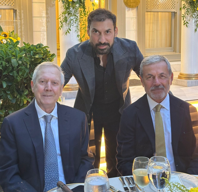 Aziz Yıldırım and Aykut Kocaman side by side! The legends of Fenerbahçe met at the wedding
