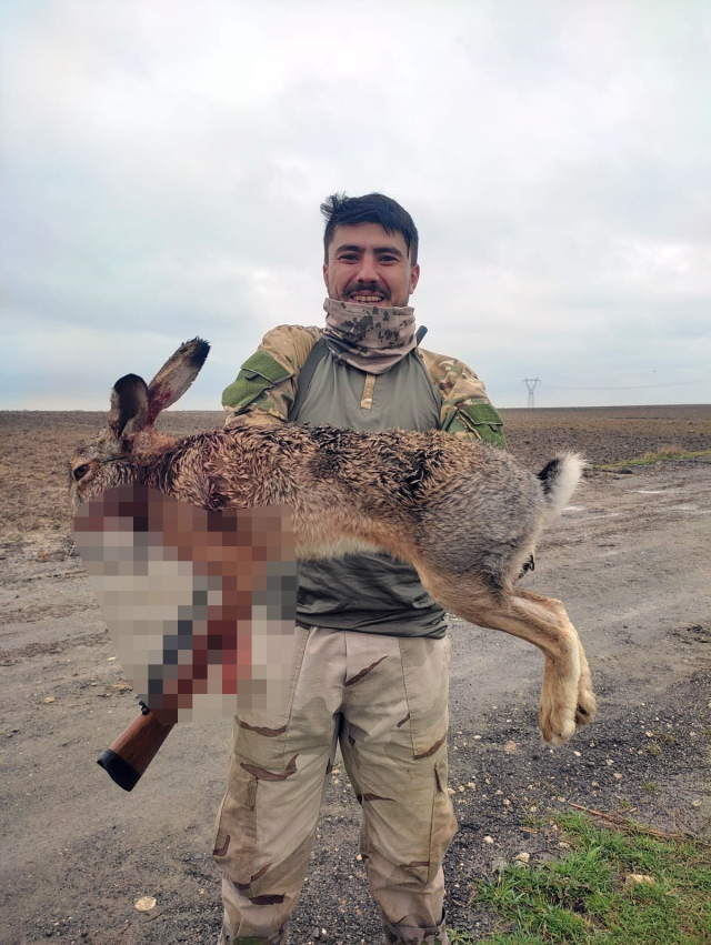 Those who see the animal he caught can't believe their eyes: Where is this, how has it been fed?