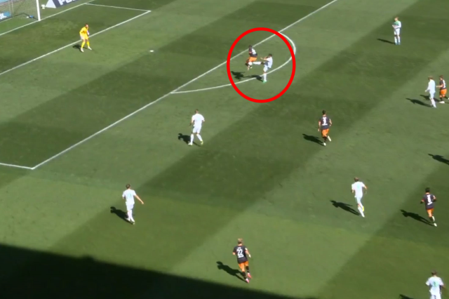 Red card in the 22nd second of the match! It went down in league history