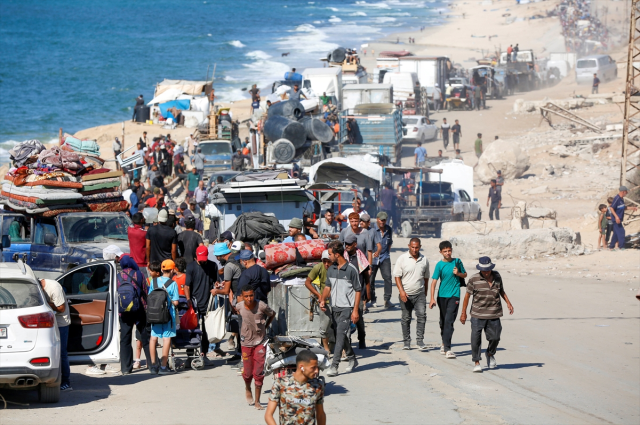 Israeli trucks loaded with explosives have entered Gaza, and the number of people fleeing the city is steadily increasing