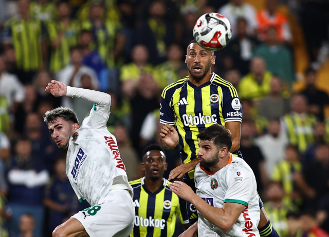 Cenk Tosun: I asked the opponent, even he said 'it hit my hand'