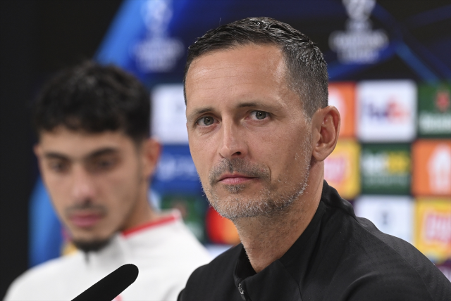 Eintracht Frankfurt's head coach Toppmöller praised Galatasaray endlessly