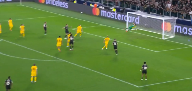 What are you doing, Kenan! Incredible goal in the Champions League
