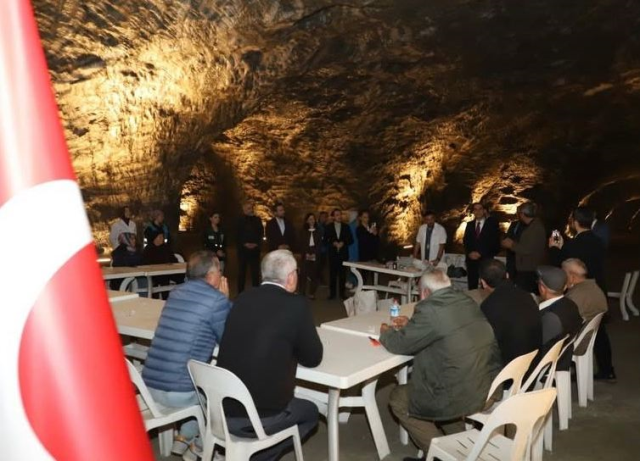 They stay 6 hours 150 meters underground: The reason is quite interesting