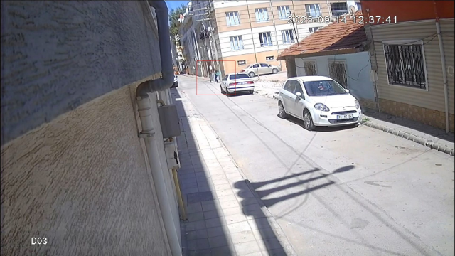 6-year-old child threw a box full of gold into the street, the woman who found it disappeared