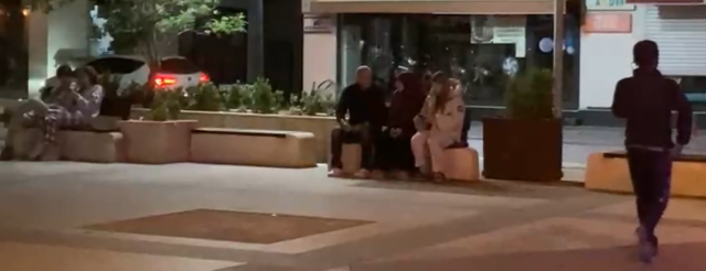 Great panic after the earthquake! The public took to the streets