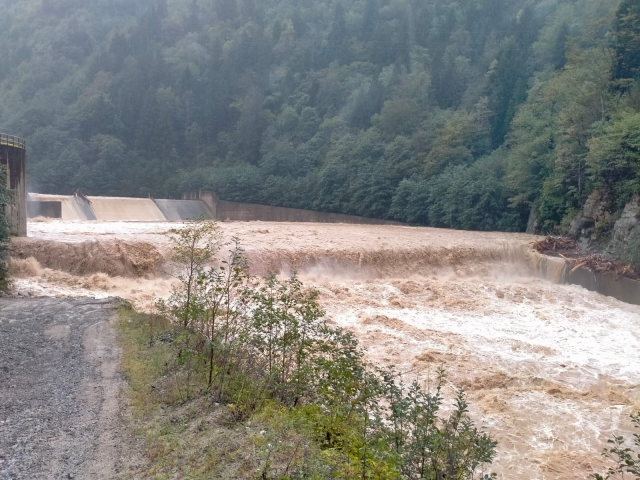 Critical warning for Rize hit by flood: Do not approach riverbeds